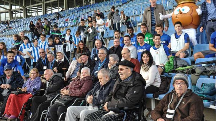 El Taller de Reminiscencia basada en el Fútbol de la Residencia San Martín de Oñate visita Zubieta