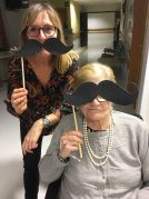 La Residencia de mayores Txurdinagabarri se suma a Movember