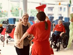 Volvemos a ponernos el pañuelo rojo de Sanfermines Sanfermines 2020 en la Residencia de mayores Txurdinagabarri de Bilbao