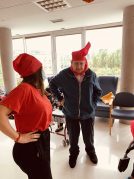 Berriro jantzi dugu sanferminetako zapi gorria Sanfermin Txurdinagabarri Adinekoen Egoitzan