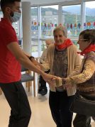 Berriro jantzi dugu sanferminetako zapi gorria Sanfermin Txurdinagabarri Adinekoen Egoitzan