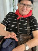 Berriro jantzi dugu sanferminetako zapi gorria Sanfermin Txurdinagabarri Adinekoen Egoitzan