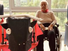 Volvemos a ponernos el pañuelo rojo de Sanfermines Sanfermines 2020 en la Residencia de mayores Txurdinagabarri de Bilbao