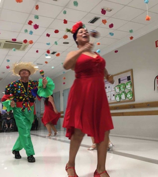 Doris Palao Dantza Konpainiak animatu du Txurdinagabarri Egoitza