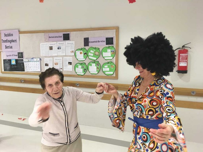 Doris Palao Dantza Konpainiak animatu du Txurdinagabarri Egoitza