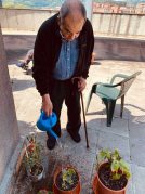 Taller de jardinería en la Residencia de mayores Txurdinagabarri