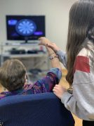Despedimos con pena y por videollamada el programa intergeneracional Programa intergeneracional 2020 en la Residencia de mayores Txurdinagabarri