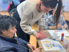 Despedimos con pena y por videollamada el programa intergeneracional Programa intergeneracional 2020 en la Residencia de mayores Txurdinagabarri