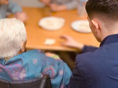 Despedimos con pena y por videollamada el programa intergeneracional Programa intergeneracional 2020 en la Residencia de mayores Txurdinagabarri