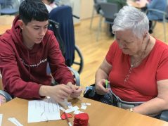 Despedimos con pena y por videollamada el programa intergeneracional Programa intergeneracional 2020 en la Residencia de mayores Txurdinagabarri