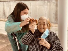 Erroskilak prestatzen dugu Txurdinagabarri Egoitzan Rosquillas por San Blas en la Residencia Txurdinagabarri