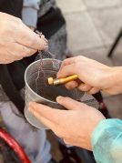 Erroskilak prestatzen dugu Txurdinagabarri Egoitzan Rosquillas por San Blas en la Residencia Txurdinagabarri