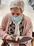 Gau Beltza - Santu Guztien Egunean primeran pasatu genuen Halloween y Todos los Santos en la Residencia Txurdinagabarri