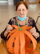 Gau Beltza - Santu Guztien Egunean primeran pasatu genuen Halloween y Todos los Santos en la Residencia Txurdinagabarri