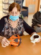 Gau Beltza - Santu Guztien Egunean primeran pasatu genuen Halloween y Todos los Santos en la Residencia Txurdinagabarri