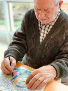 Gau Beltza - Santu Guztien Egunean primeran pasatu genuen Halloween y Todos los Santos en la Residencia Txurdinagabarri