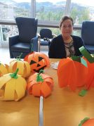 Gau Beltza - Santu Guztien Egunean primeran pasatu genuen Halloween y Todos los Santos en la Residencia Txurdinagabarri