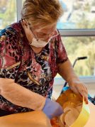 Gau Beltza - Santu Guztien Egunean primeran pasatu genuen Halloween y Todos los Santos en la Residencia Txurdinagabarri