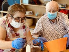 Gau Beltza - Santu Guztien Egunean primeran pasatu genuen Halloween y Todos los Santos en la Residencia Txurdinagabarri