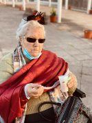 Gau Beltza - Santu Guztien Egunean primeran pasatu genuen Halloween y Todos los Santos en la Residencia Txurdinagabarri