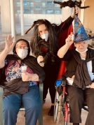 Gau Beltza - Santu Guztien Egunean primeran pasatu genuen Halloween y Todos los Santos en la Residencia Txurdinagabarri