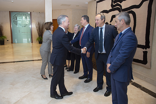 El lehendakari recibe a Hermanas Hospitalarias Aita Menni El lehendakari recibe a Hermanas Hospitalarias Aita Menni