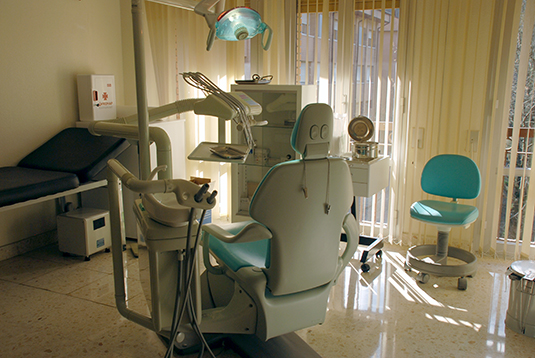 Cuidamos de la salud dental en colaboración con el odontólogo José Cruz Ruiz Villandiego Cuidamos de la salud dental en colaboración con el odontólogo José Cruz Ruiz Villandiego