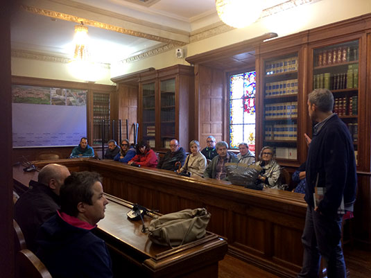 Bisita gidatua Irungo udaletxera Gizarte Ongizateko zinegotziaren eskutik Bisita gidatua Irungo udaletxera Gizarte Ongizateko zinegotziaren eskutik