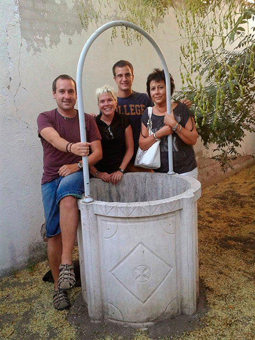 Pacientes, hermanas y colaboradores peregrinan a Ciempozuelos Casa
mental, discapacidad intelectual y otras dolencias. </p>de la Sra. Joaquina