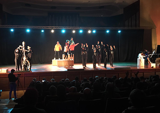 Disfrutamos de un cuento musical con intérpretes de la Orquesta de Euskadi y Dantzerti Disfrutamos de un cuento musical con intérpretes de la Orquesta de Euskadi y Dantzerti