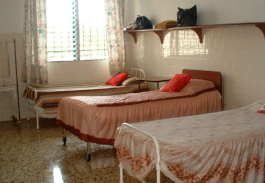 Ahizpa Ospitalariek urtarrilean irekiko dute berriro Monroviako Klinika Anbulatorioa Ahizpa Ospitalariek urtarrilean irekiko dute berriro Monroviako Klinika Anbulatorioa