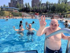 Txurdinagako igerilekuetan eman genuen eguna Txurdinagako igerilekuetan eman genuen eguna
