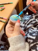 Pazko arrautzak margotzen Pazko arrautzak margotzen