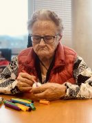 Pazko arrautzak margotzen Pazko arrautzak margotzen