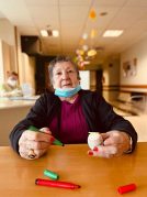 Pazko arrautzak margotzen Pazko arrautzak margotzen