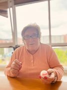 Pazko arrautzak margotzen Pazko arrautzak margotzen