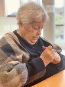 Pazko arrautzak margotzen Pazko arrautzak margotzen