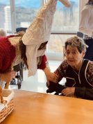 Visita de Olentzero y Mari Domingi