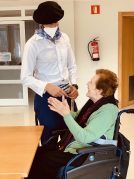 Visita de Olentzero y Mari Domingi