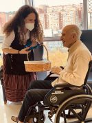Visita de Olentzero y Mari Domingi