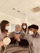 Visita de Olentzero y Mari Domingi