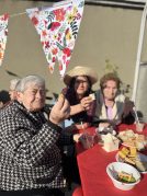 Sembrando flores en nuestro taller de jardinería Sembrando flores en nuestro taller de jardinería