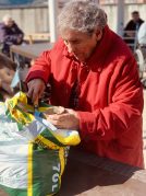 Sembrando flores en nuestro taller de jardinería Sembrando flores en nuestro taller de jardinería