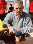 Sembrando flores en nuestro taller de jardinería Sembrando flores en nuestro taller de jardinería