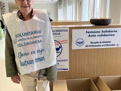 Recogida de alimentos en la Residencia Txurdinagabarri